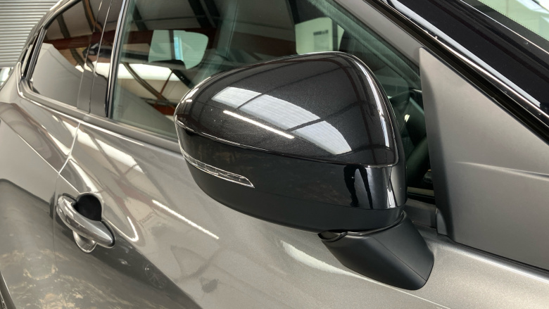 Nissan Juke 1.0 DiG-T 114 N-Connecta 5dr DCT Petrol Hatchback